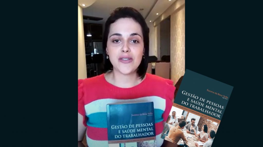 Print do vídeo em que a autora apresenta o livro Gestão de pessoas e saúde mental do trabalhador